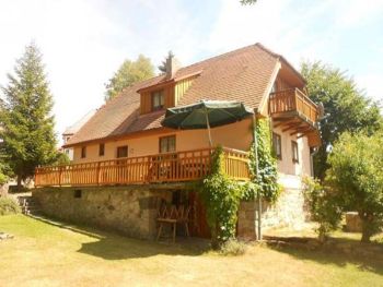 Ferienhäuser am Lipno Stausee mit Ruderboot Ferienhaus in Hrdonov für 8 Personen