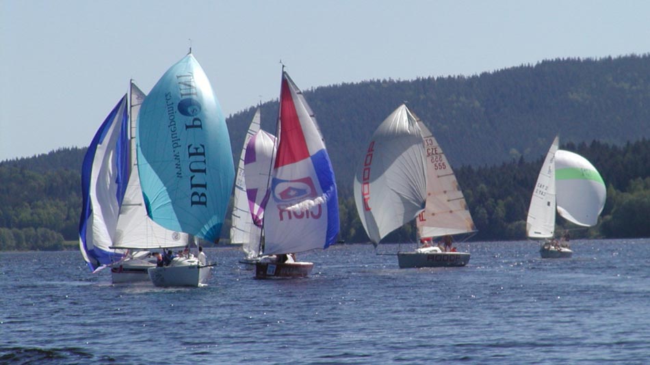 Segelboote auf dem Lipno Stausee